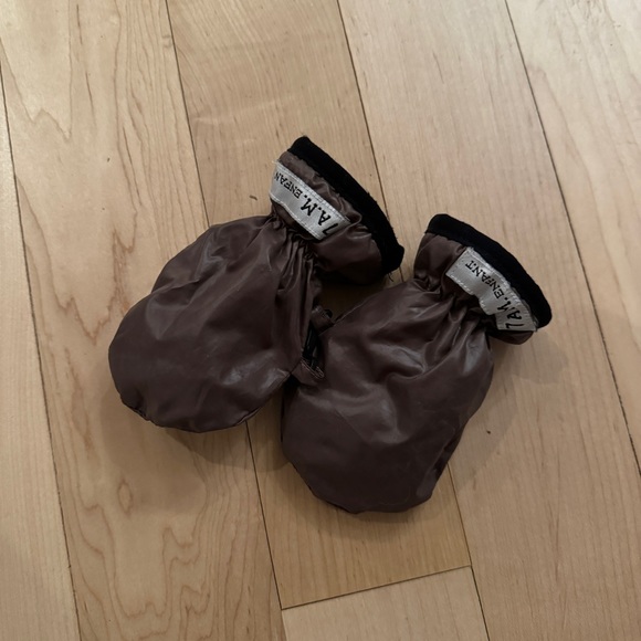 7am Enfant Winter Hat and Mitten Set / Medium 3-6 Months - Picture 4 of 5